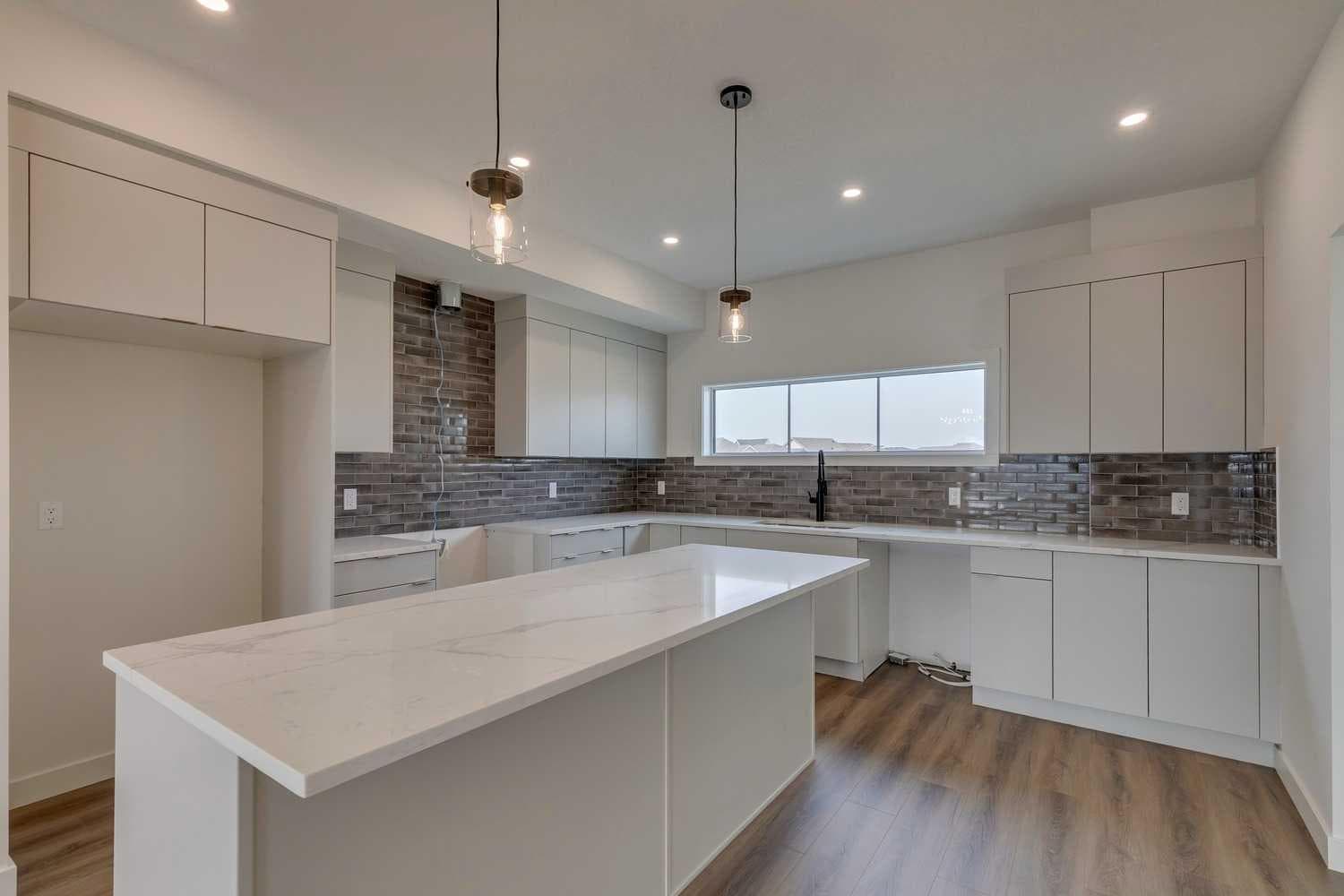 802, 195 Belvedere Drive SE