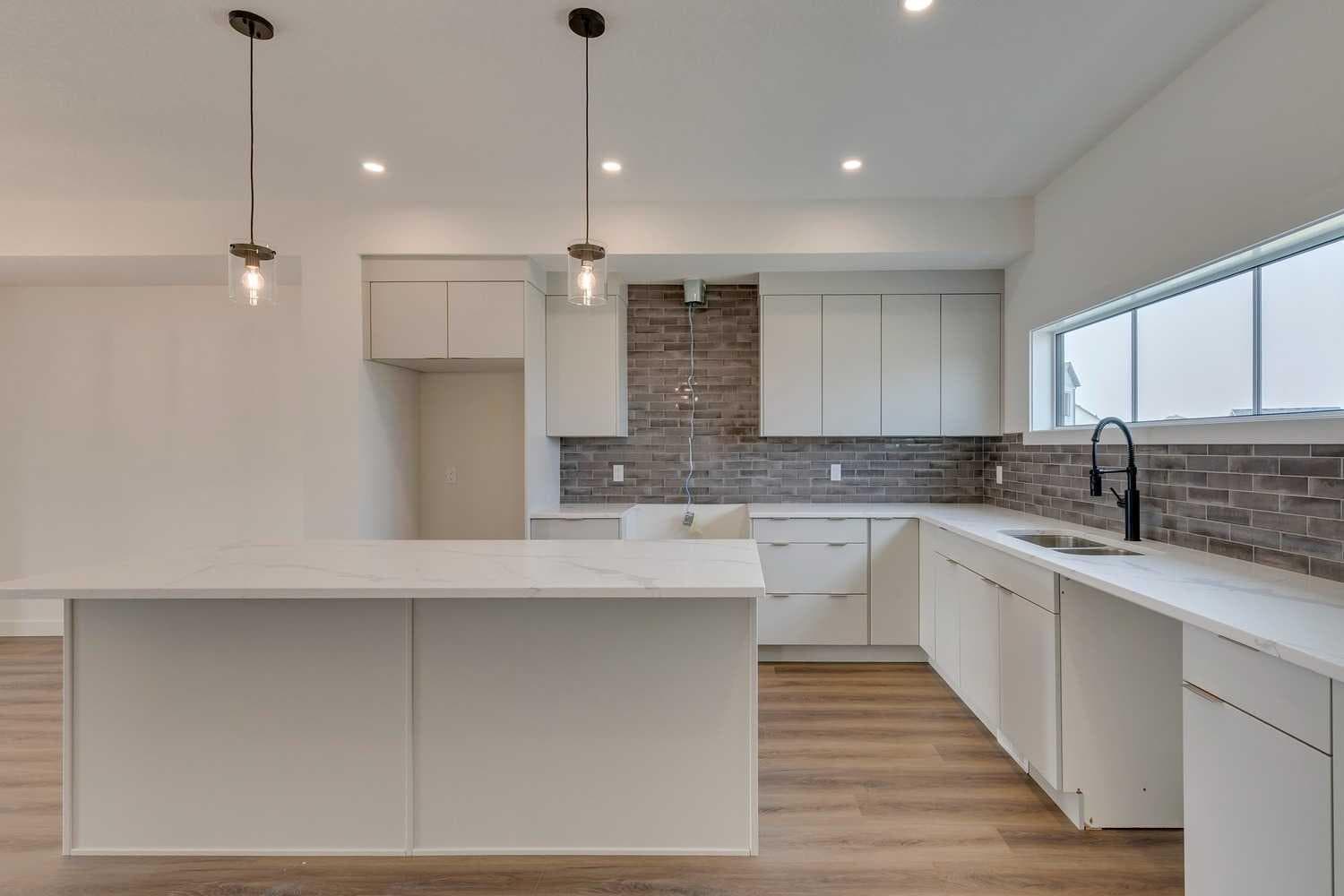 802, 195 Belvedere Drive SE