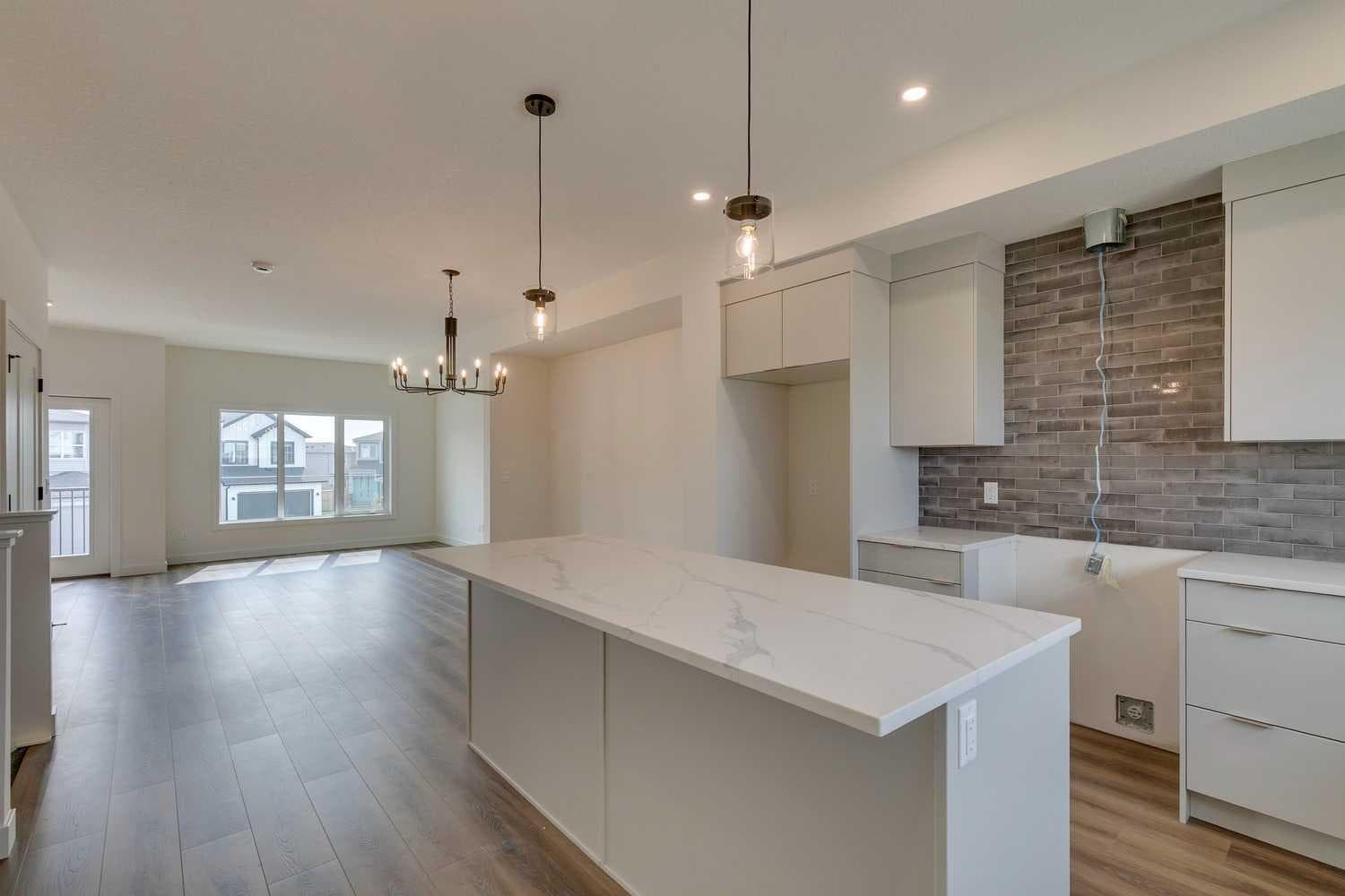 802, 195 Belvedere Drive SE
