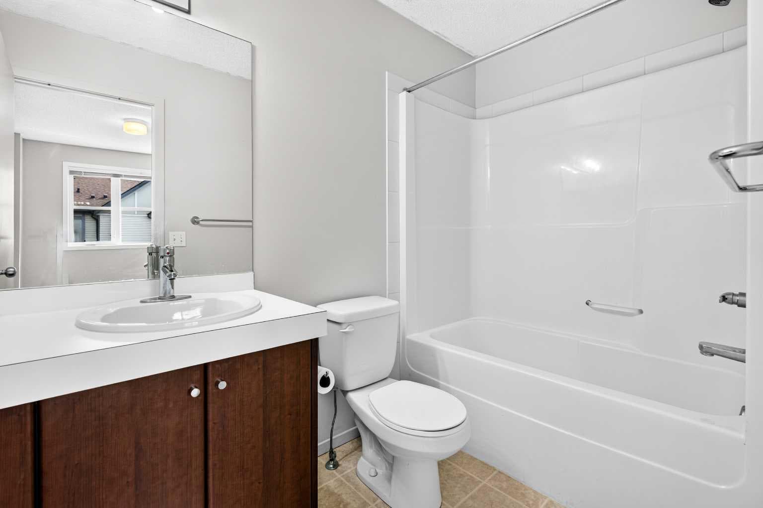 179 Copperstone Cove SE