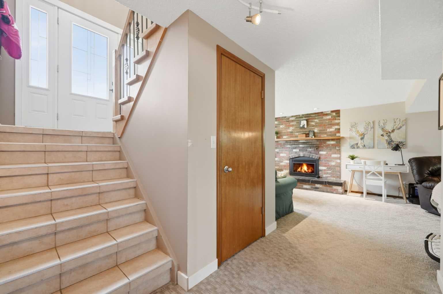 283080 & 283082 Township Road 254  