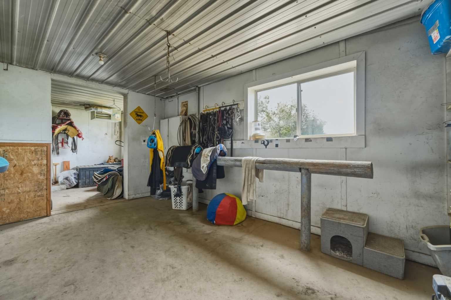 283080 & 283082 Township Road 254  