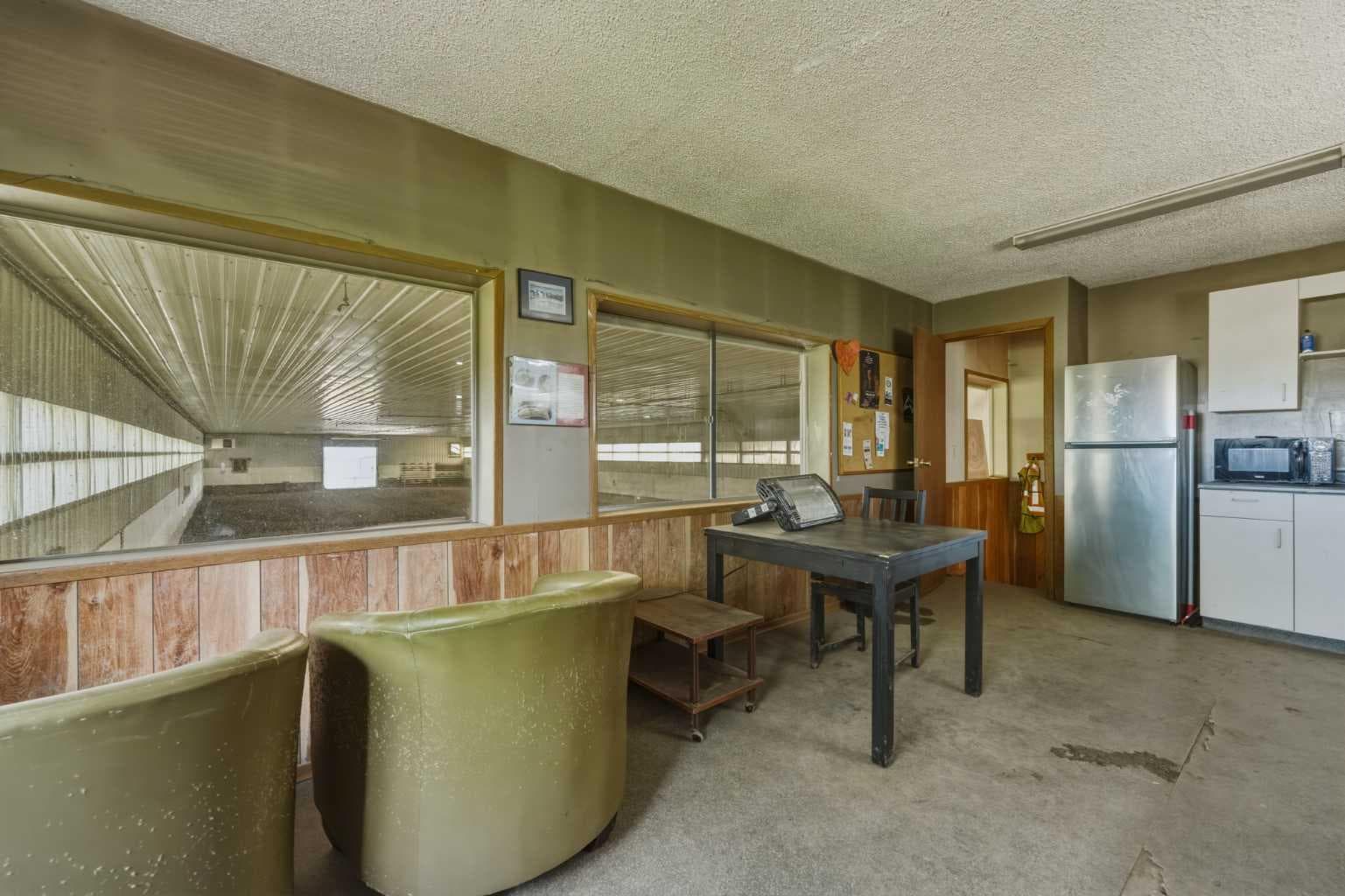 283080 & 283082 Township Road 254  