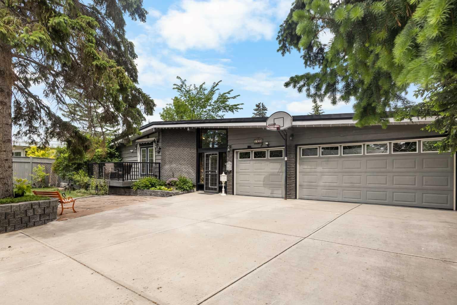 1408 104 Avenue SW