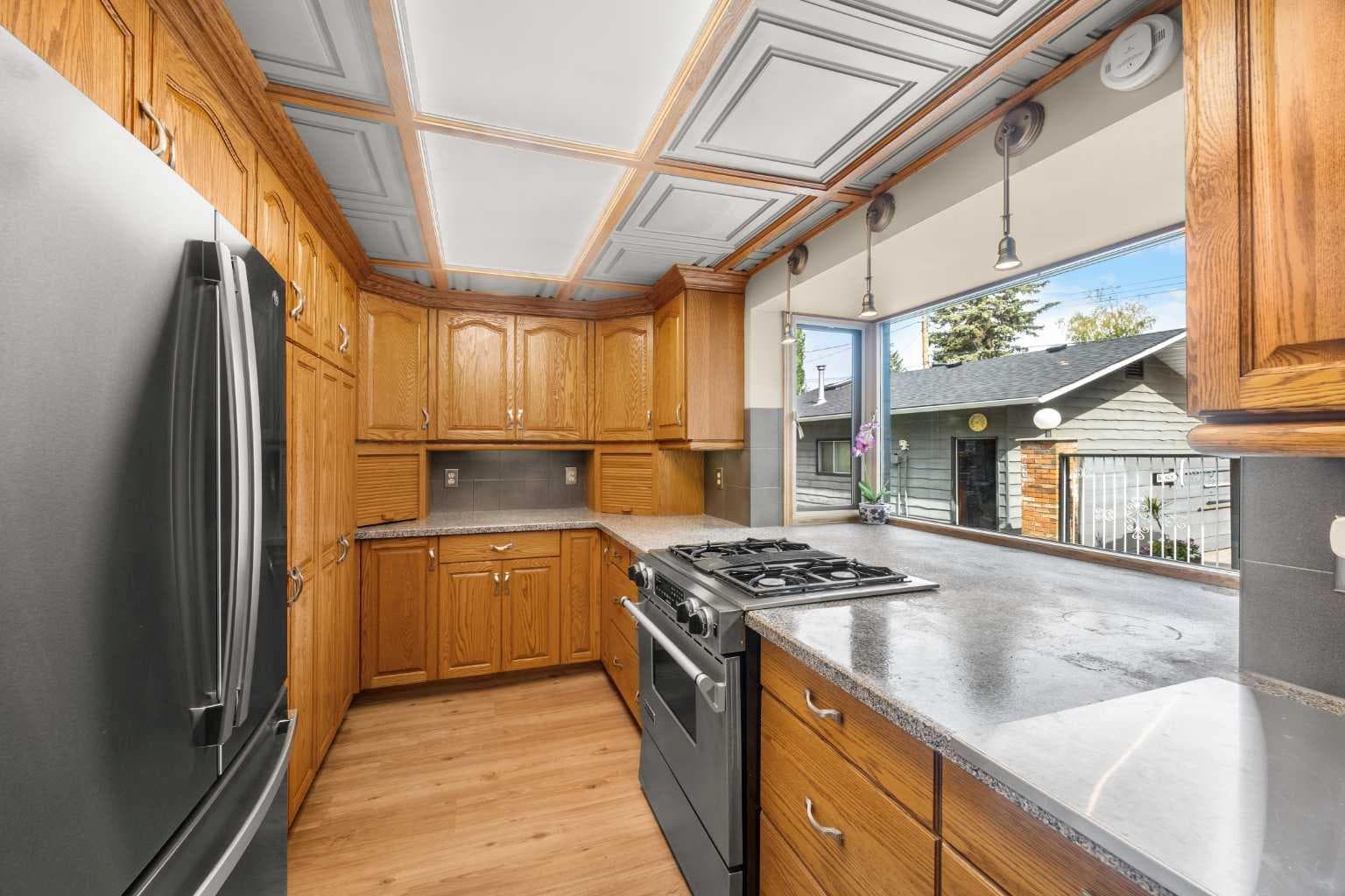 1408 104 Avenue SW