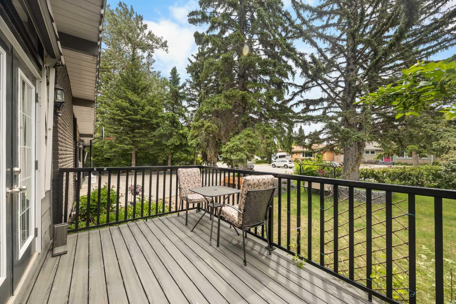 1408 104 Avenue SW
