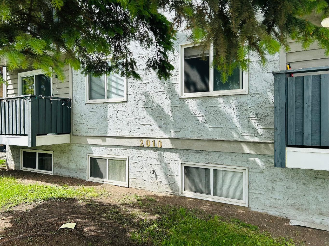 201, 2010 11 Avenue SW