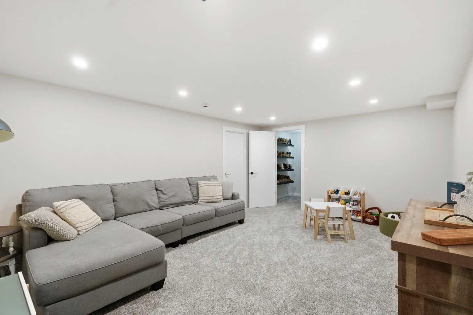 25, 228 Theodore Place NW