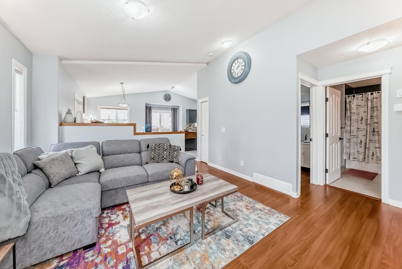98 Canoe Square SW