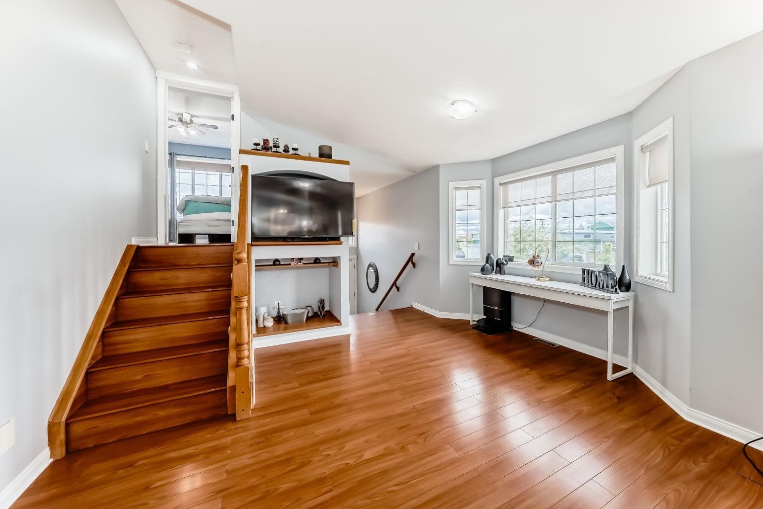 98 Canoe Square SW