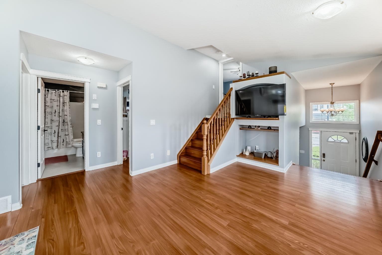 98 Canoe Square SW