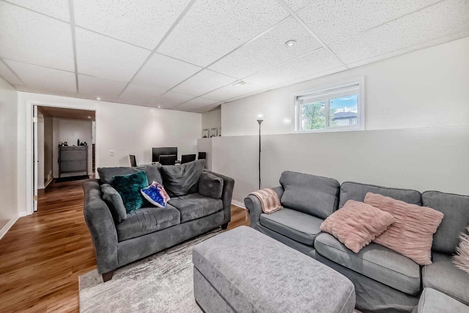 98 Canoe Square SW