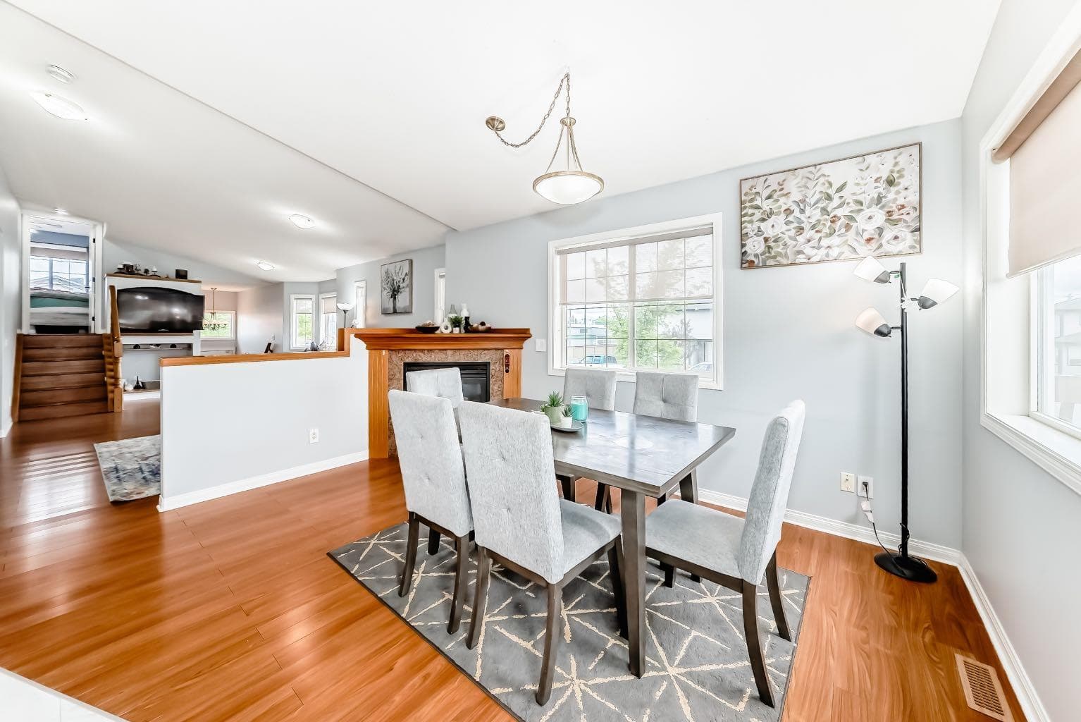 98 Canoe Square SW
