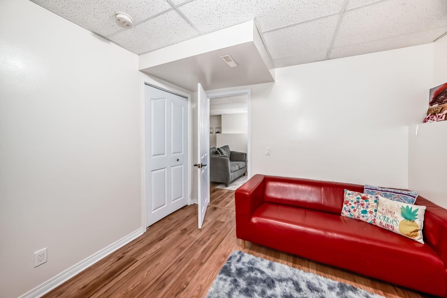 98 Canoe Square SW