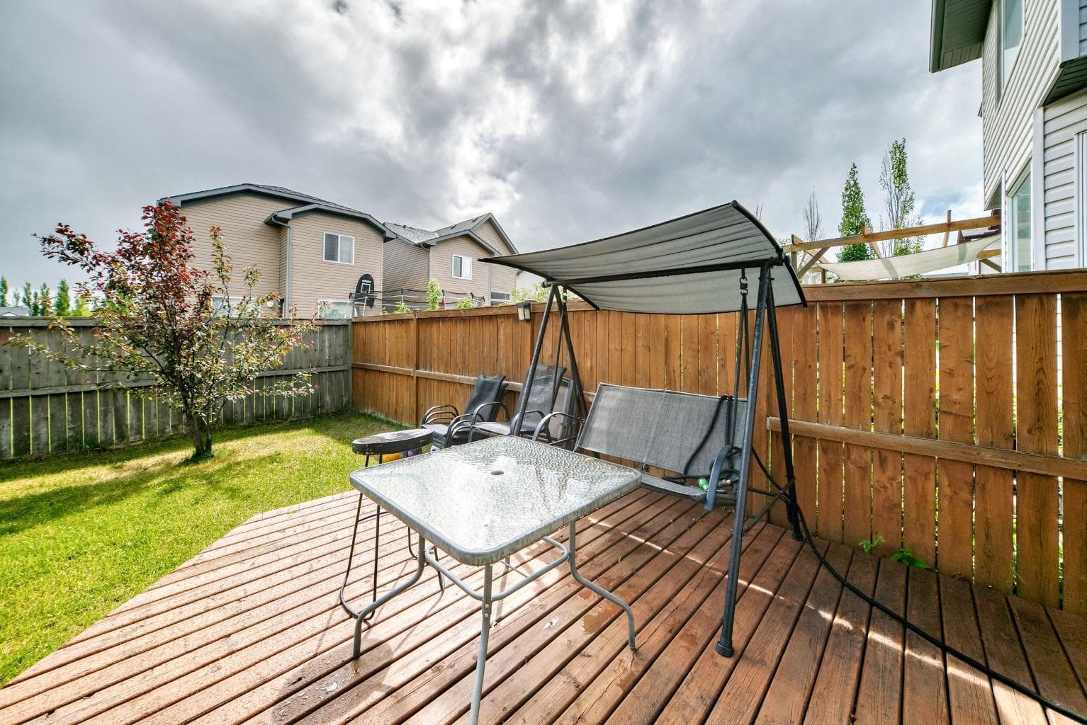 98 Canoe Square SW