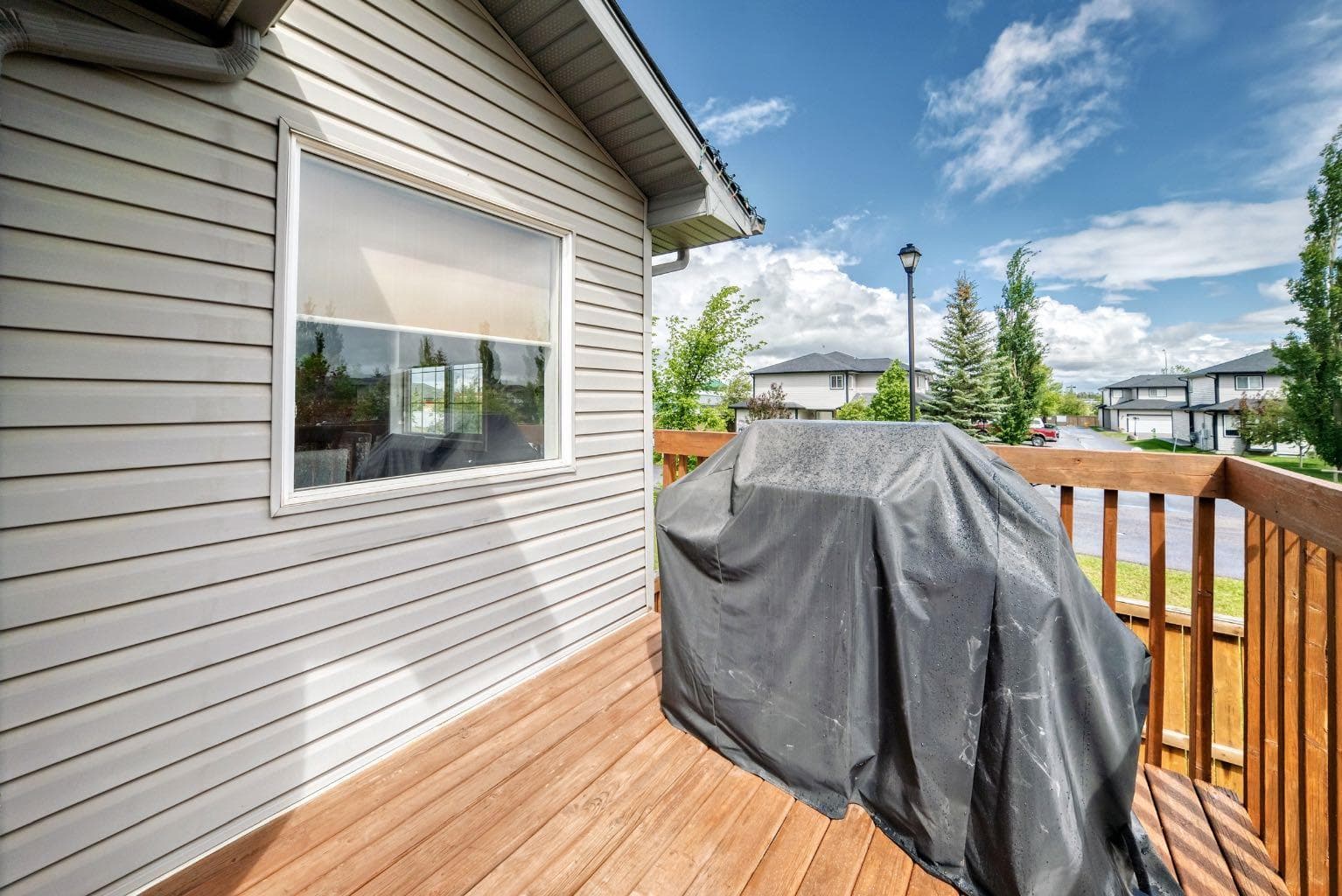 98 Canoe Square SW