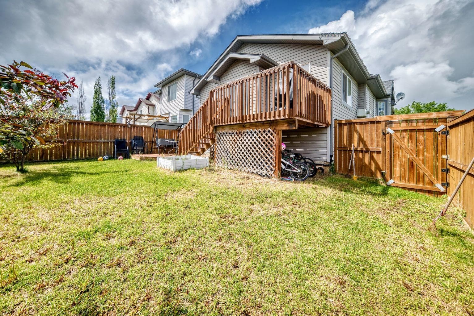 98 Canoe Square SW