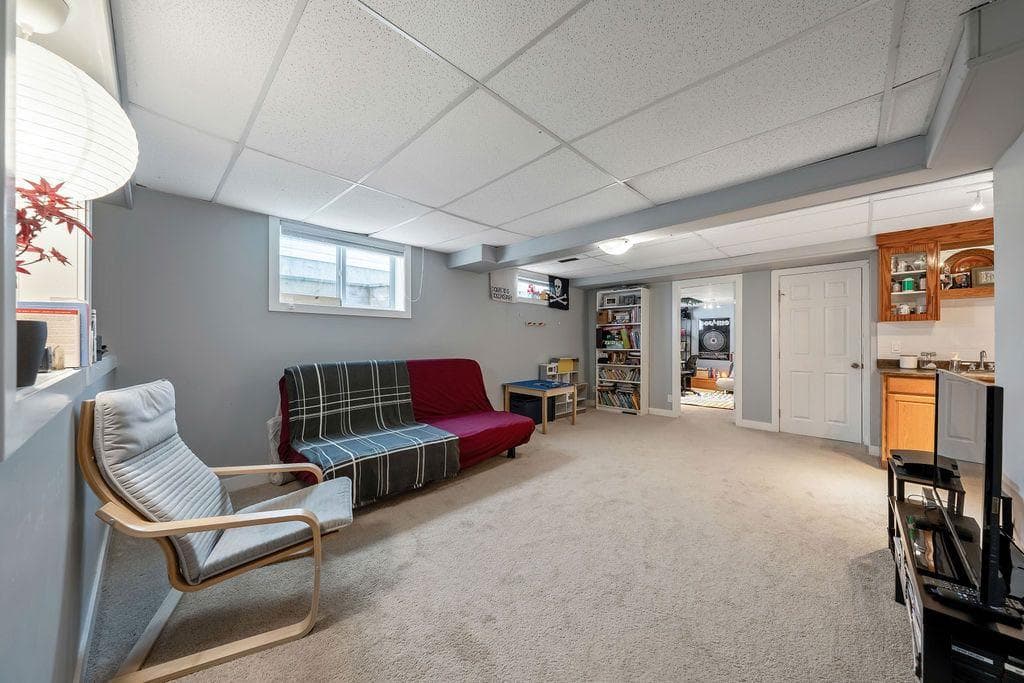 15 Woodmont Green SW
