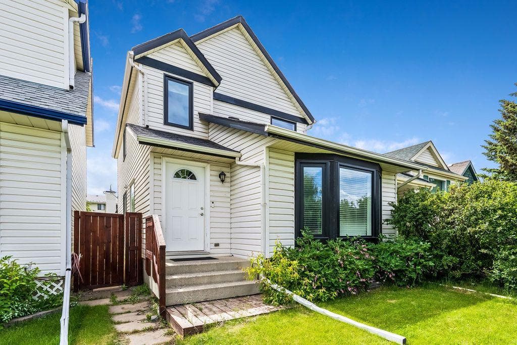 15 Woodmont Green SW