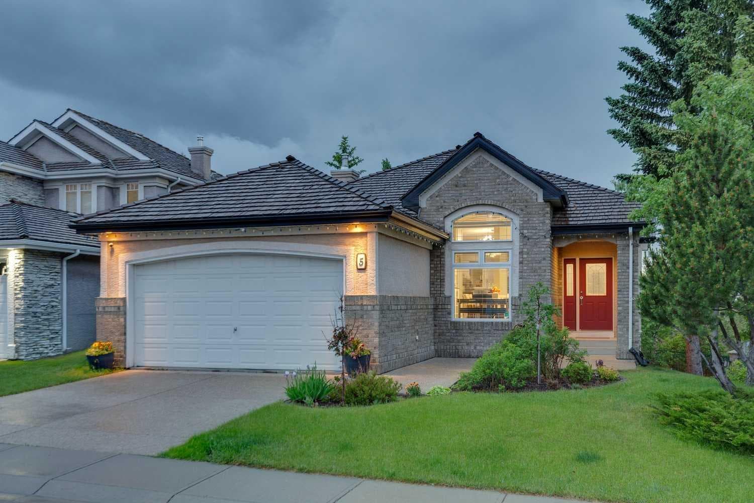5 Royal Crest Terrace NW