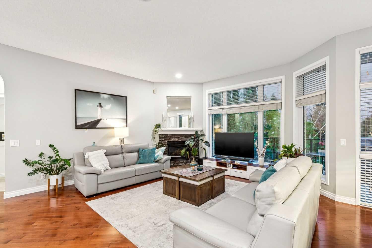 5 Royal Crest Terrace NW