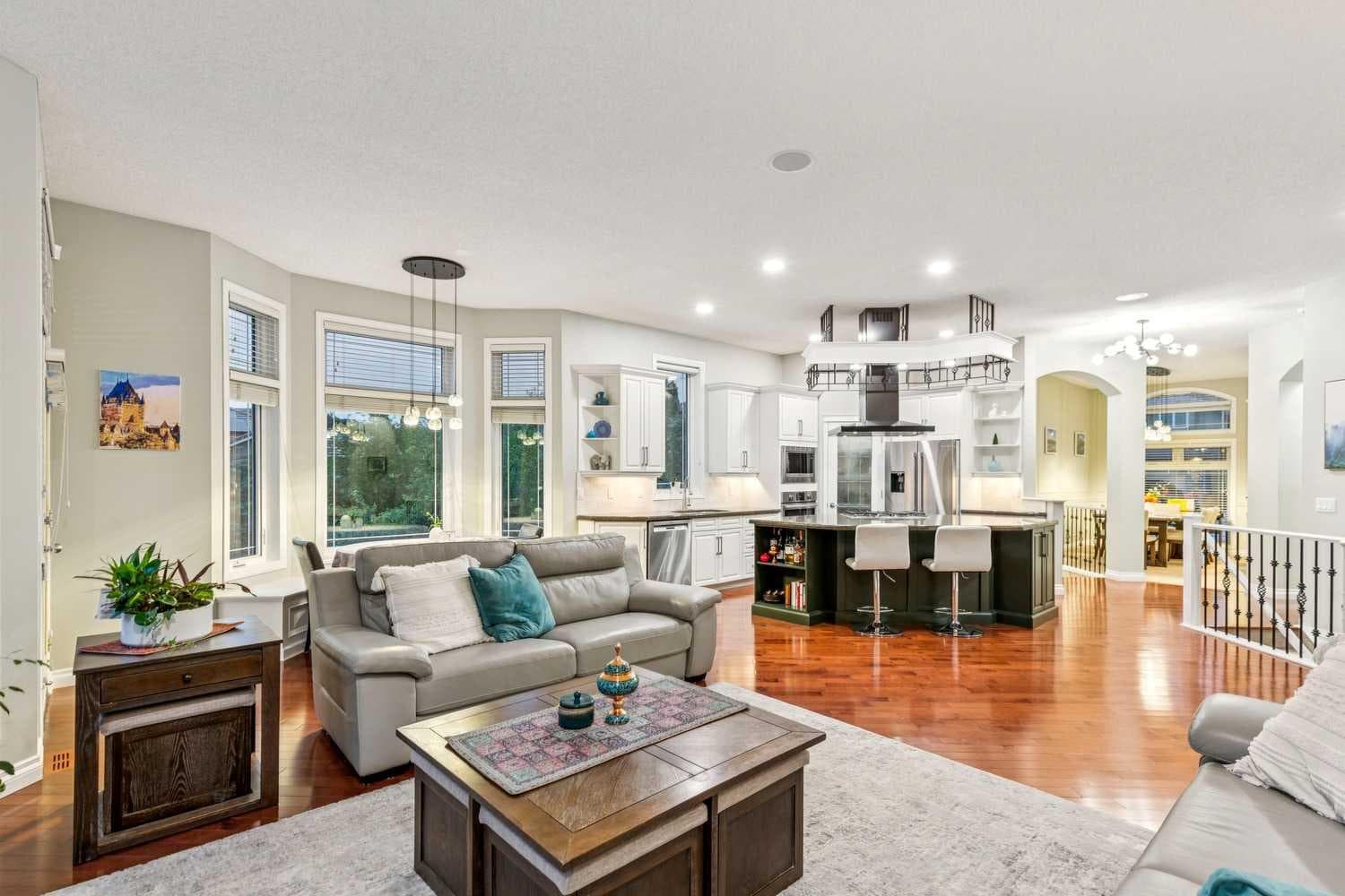 5 Royal Crest Terrace NW