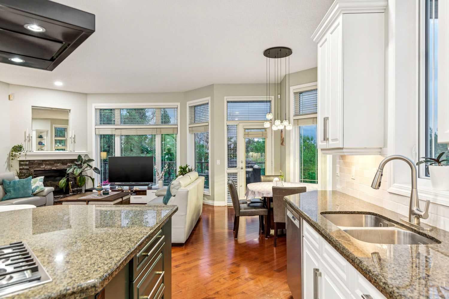 5 Royal Crest Terrace NW