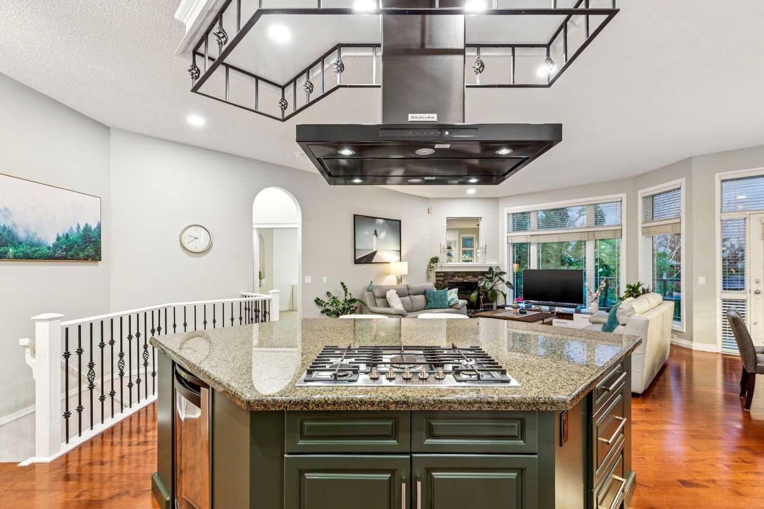 5 Royal Crest Terrace NW