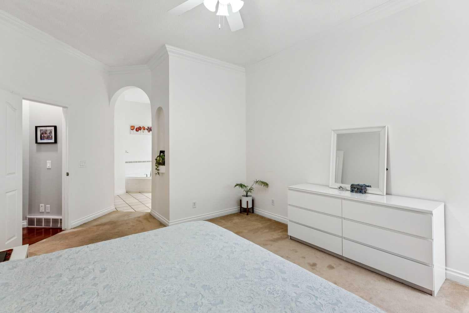 5 Royal Crest Terrace NW