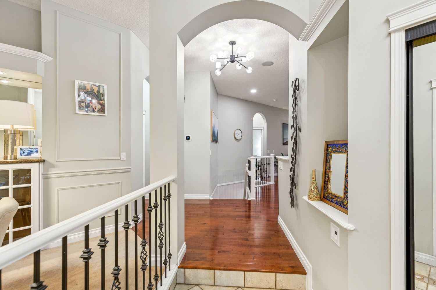 5 Royal Crest Terrace NW