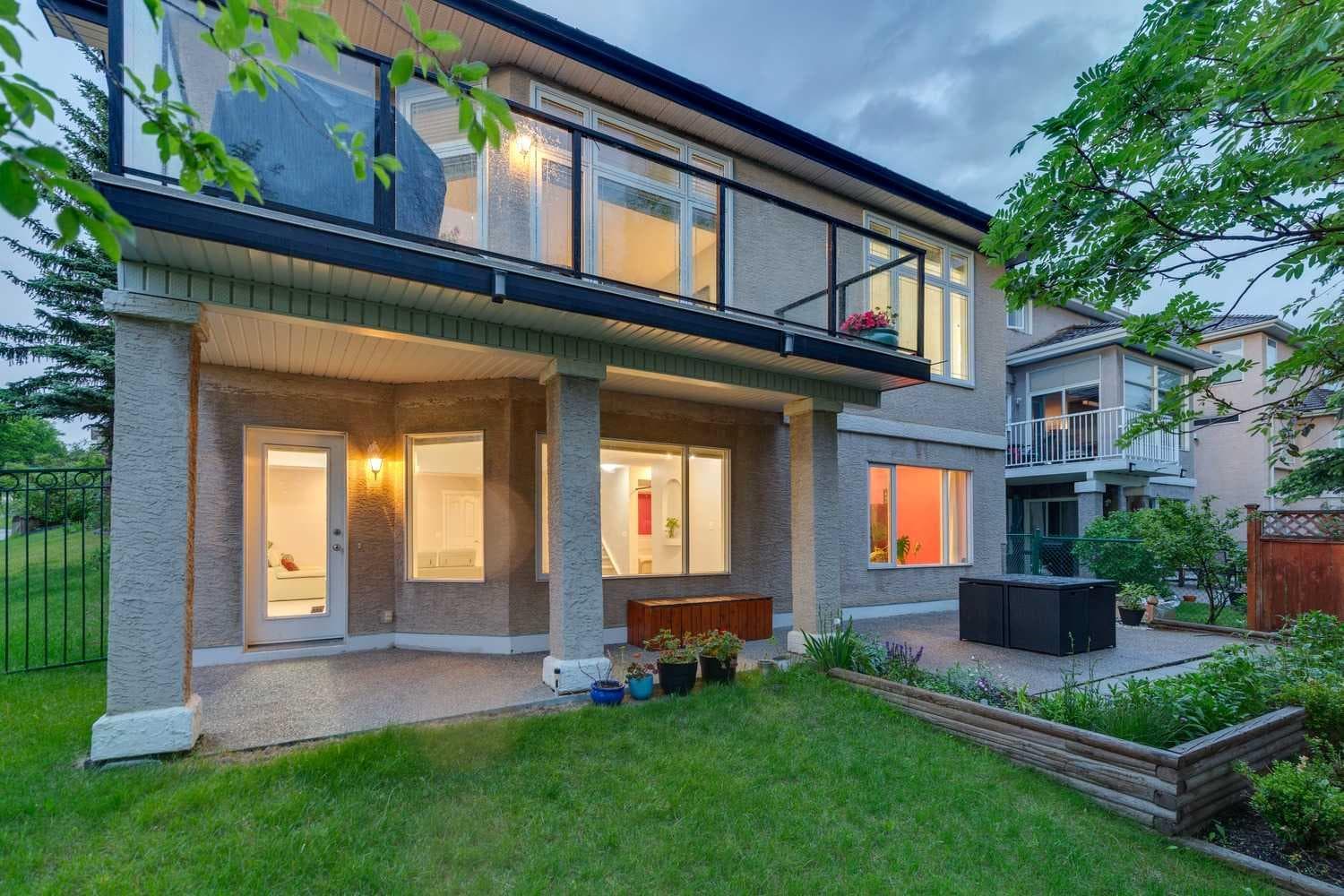 5 Royal Crest Terrace NW