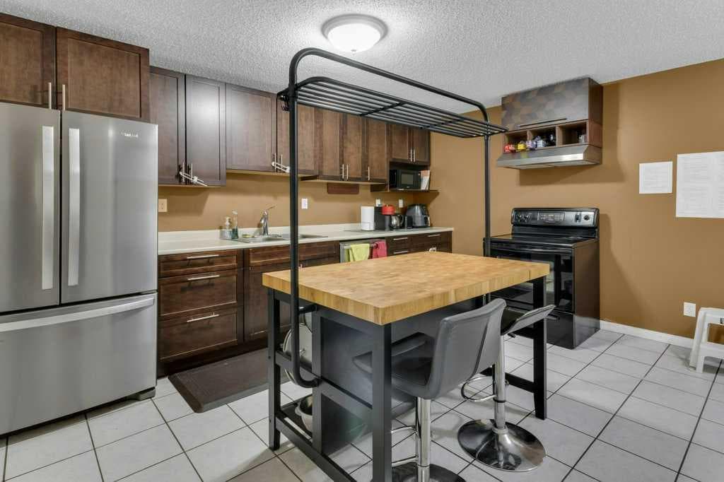 63 Edenstone Way NW