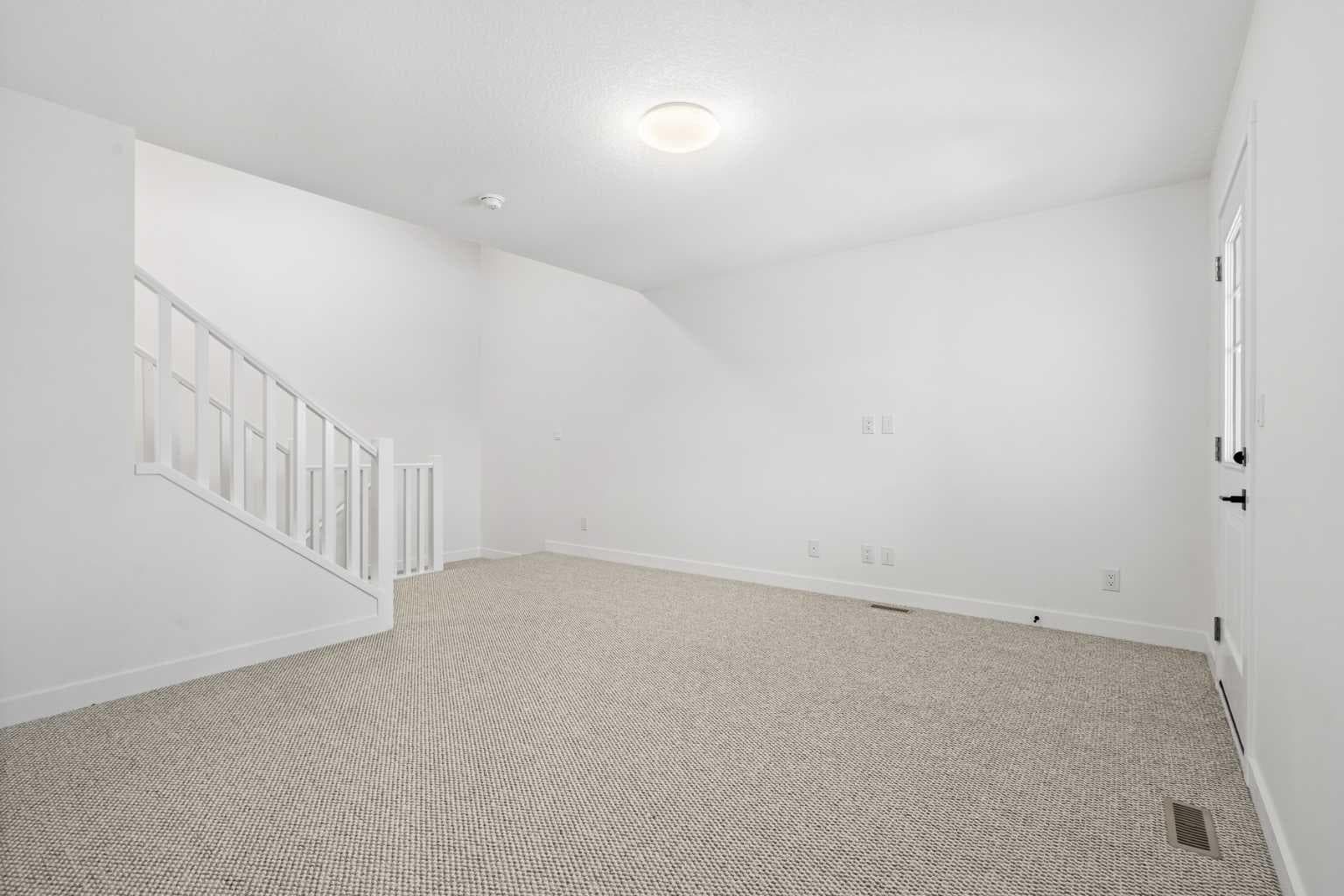 302 Baneberry Way SW