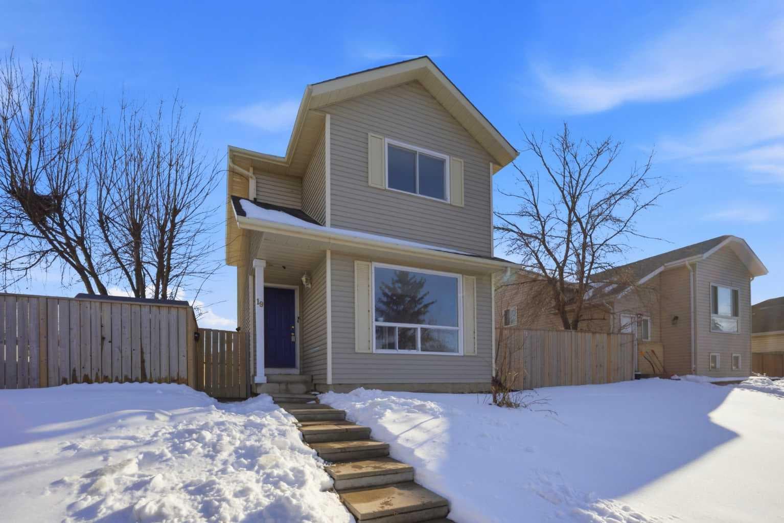 19 Appletree Close SE