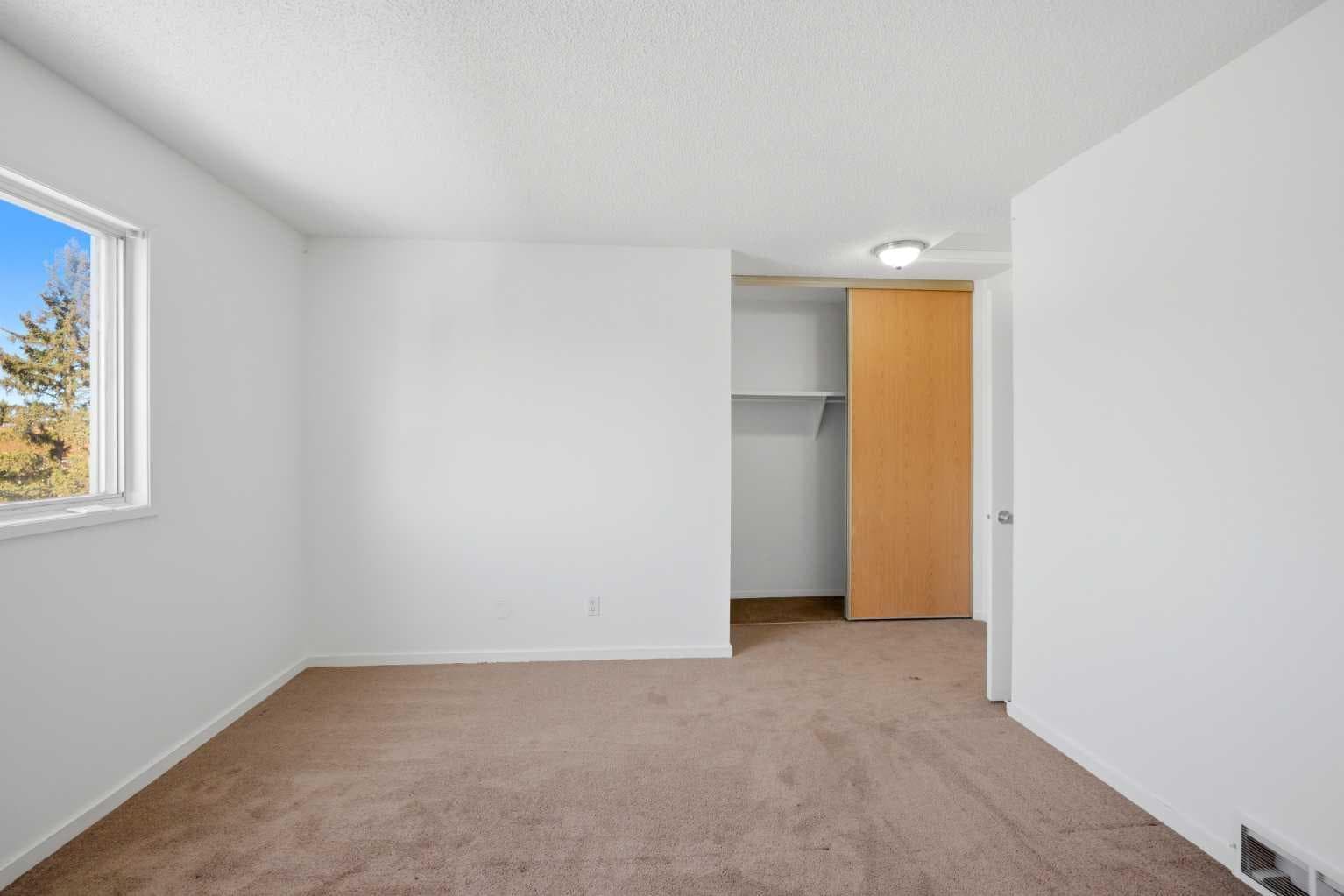 19 Appletree Close SE