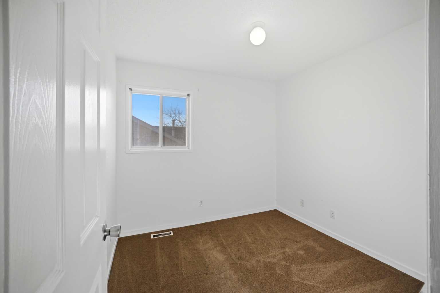 19 Appletree Close SE