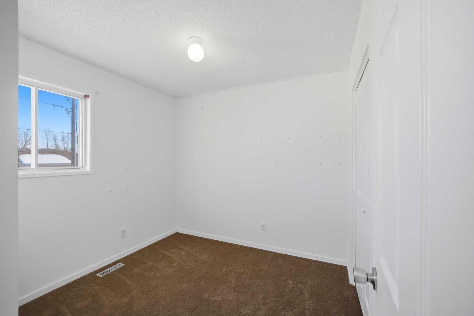 19 Appletree Close SE