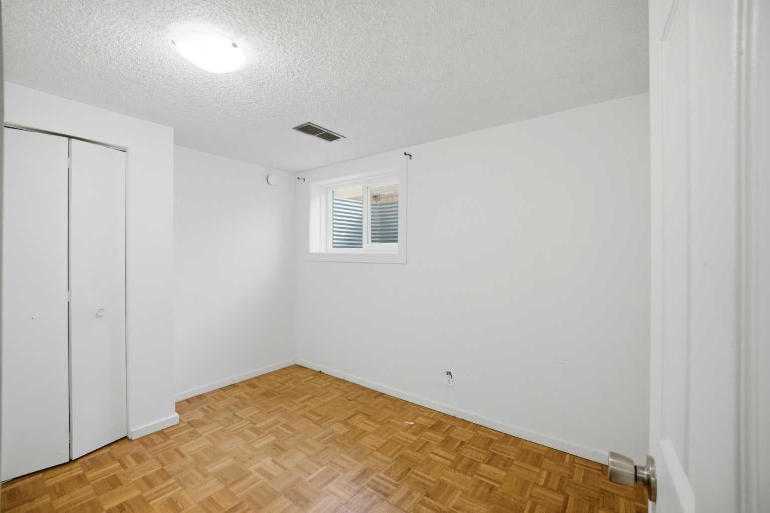 19 Appletree Close SE