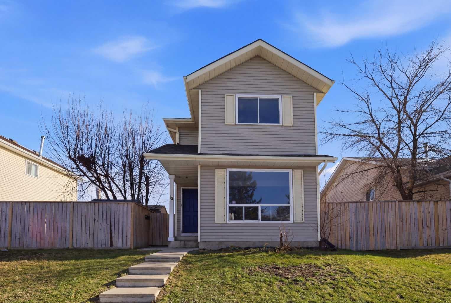 19 Appletree Close SE