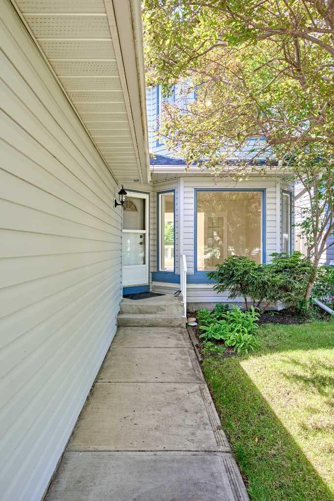 128 Shawbrooke Close SW