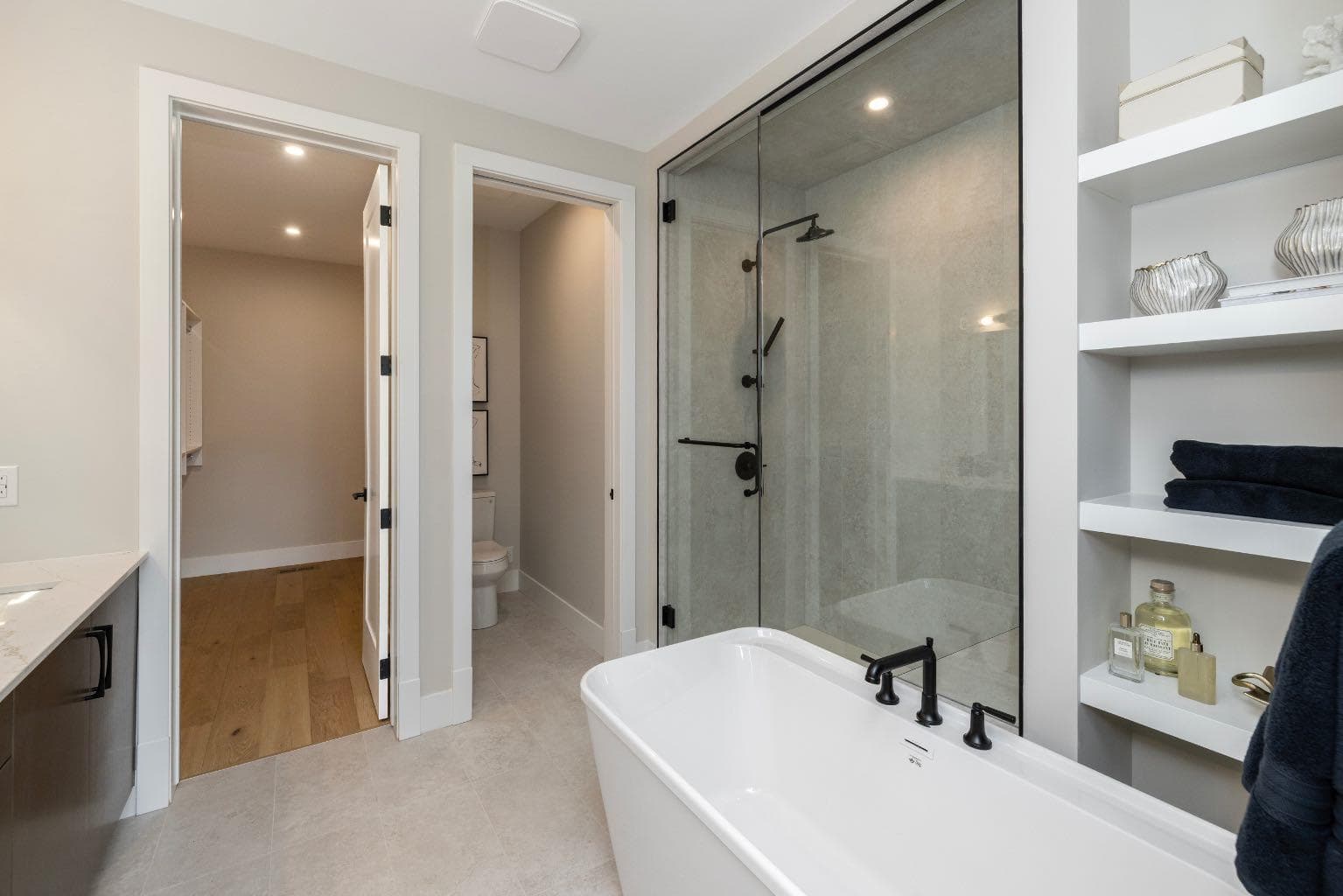 112, 150 Lebel Crescent NW