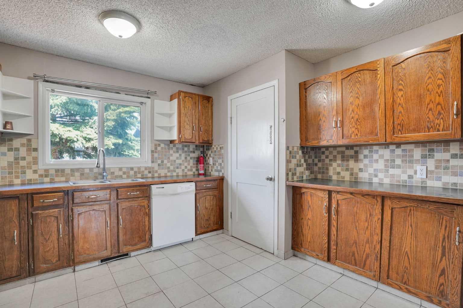 56 Fallingworth Bay NE