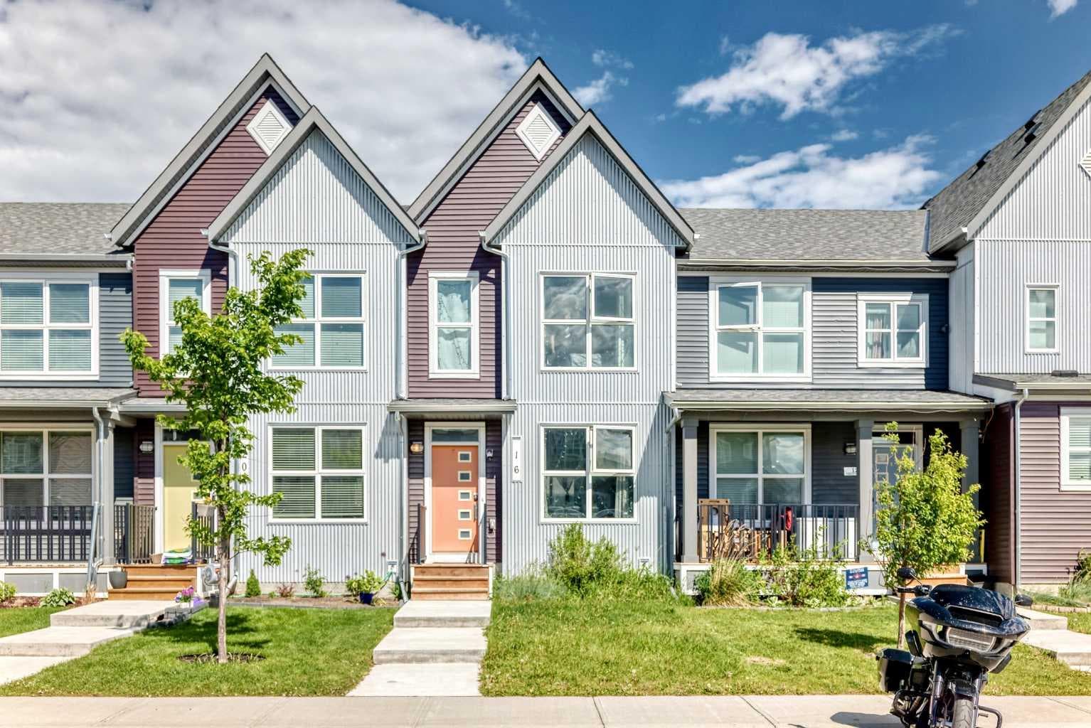 16 Carringvue Way NW