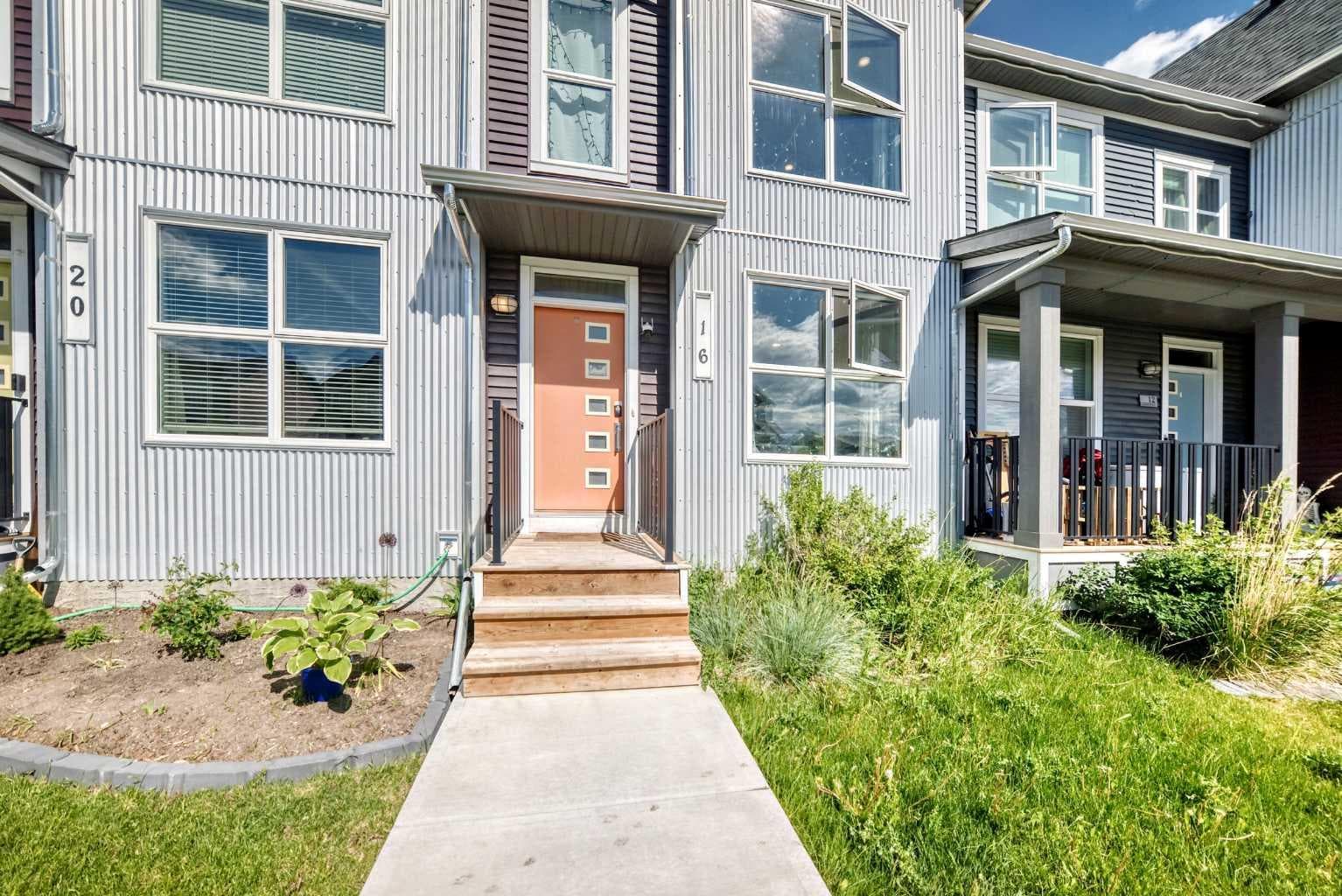 16 Carringvue Way NW