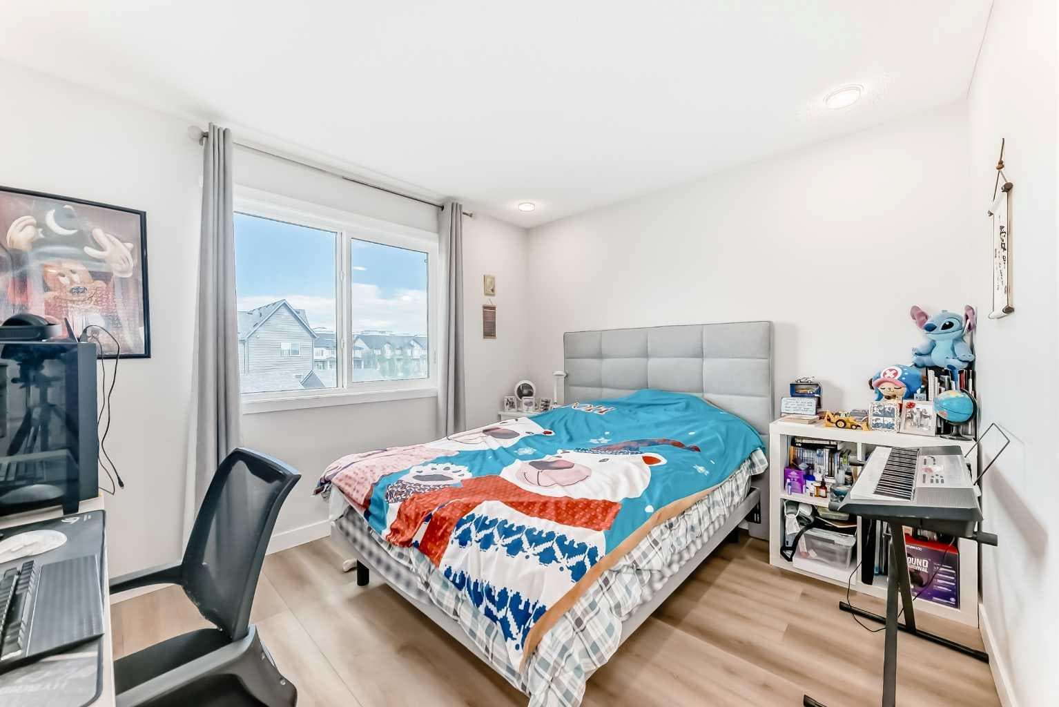 16 Carringvue Way NW