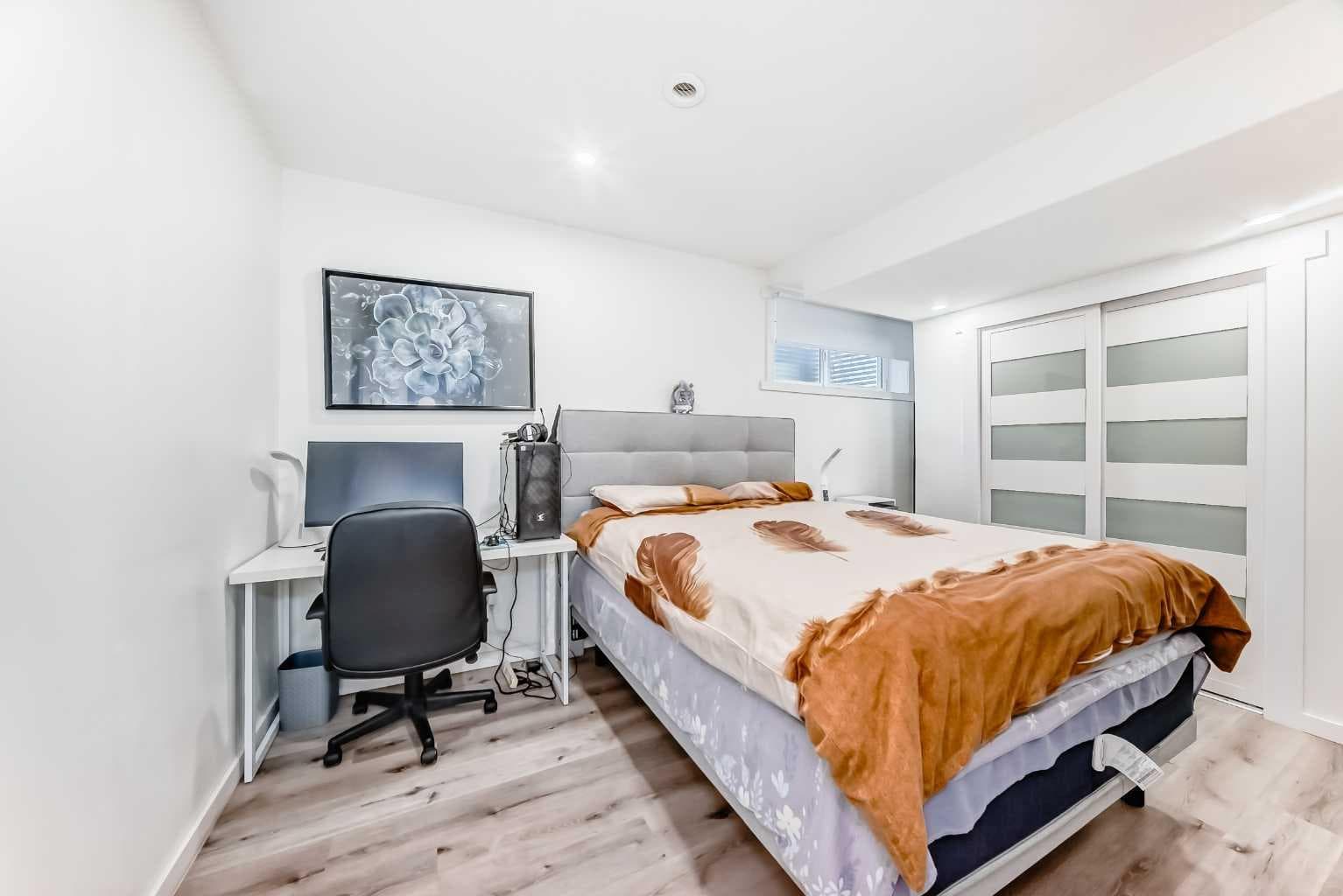 16 Carringvue Way NW