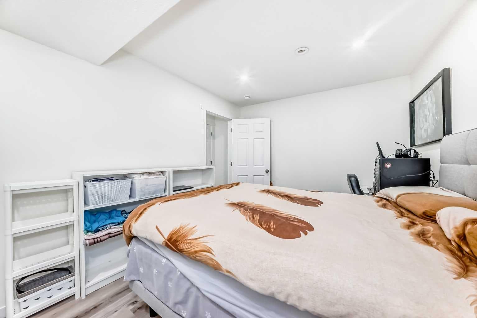 16 Carringvue Way NW