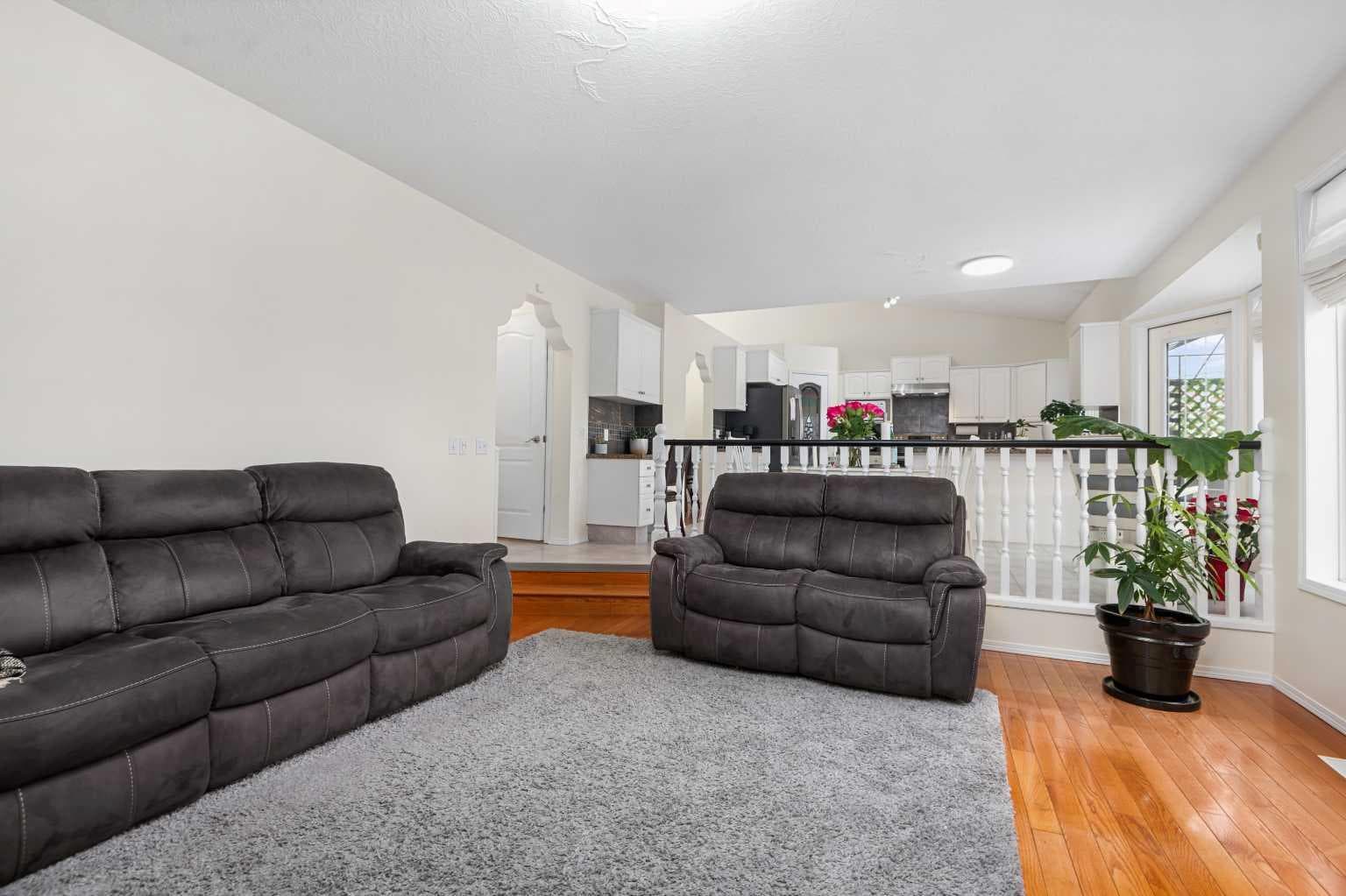 704 Woodside Drive NW