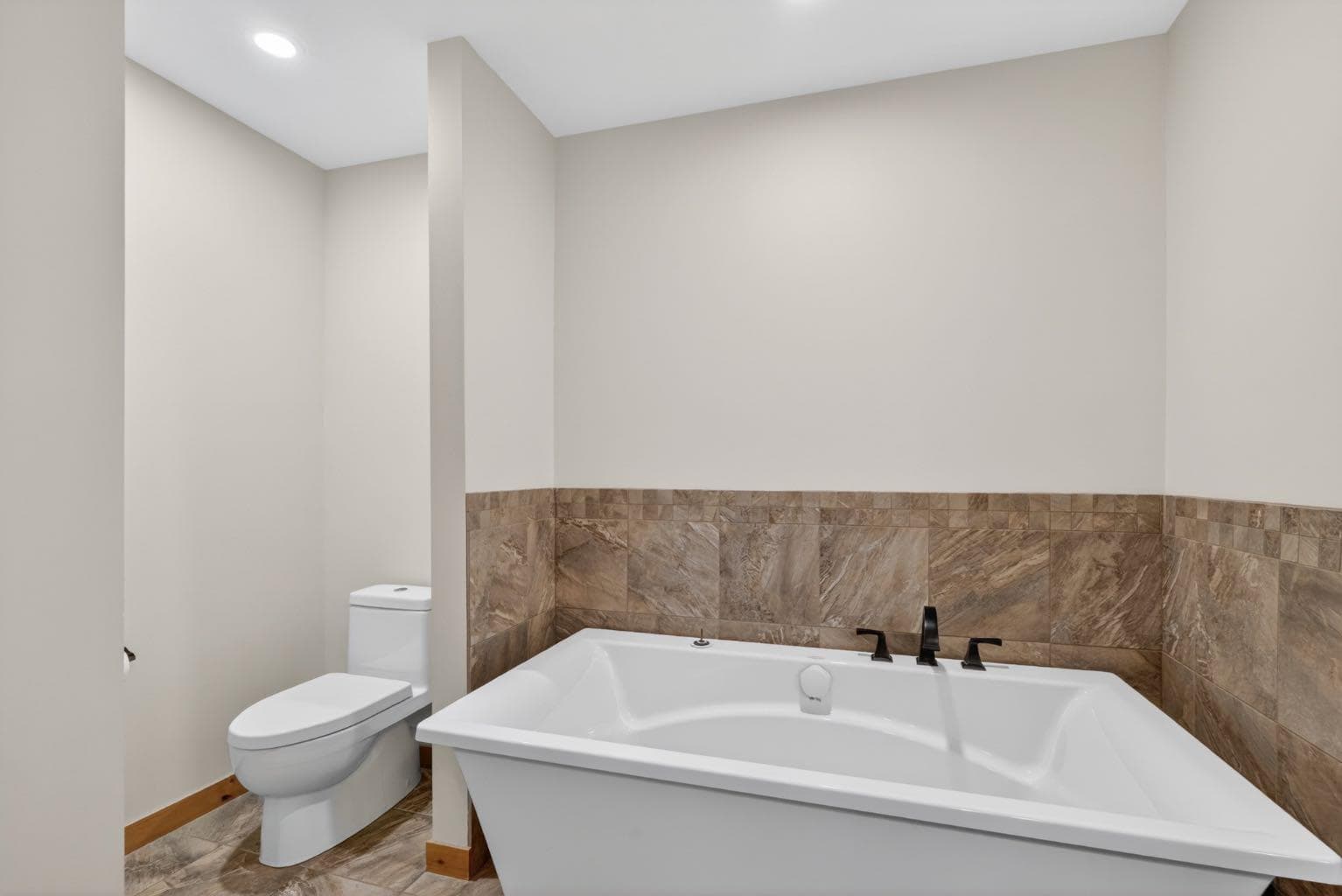 407, 707 Spring Creek Drive  