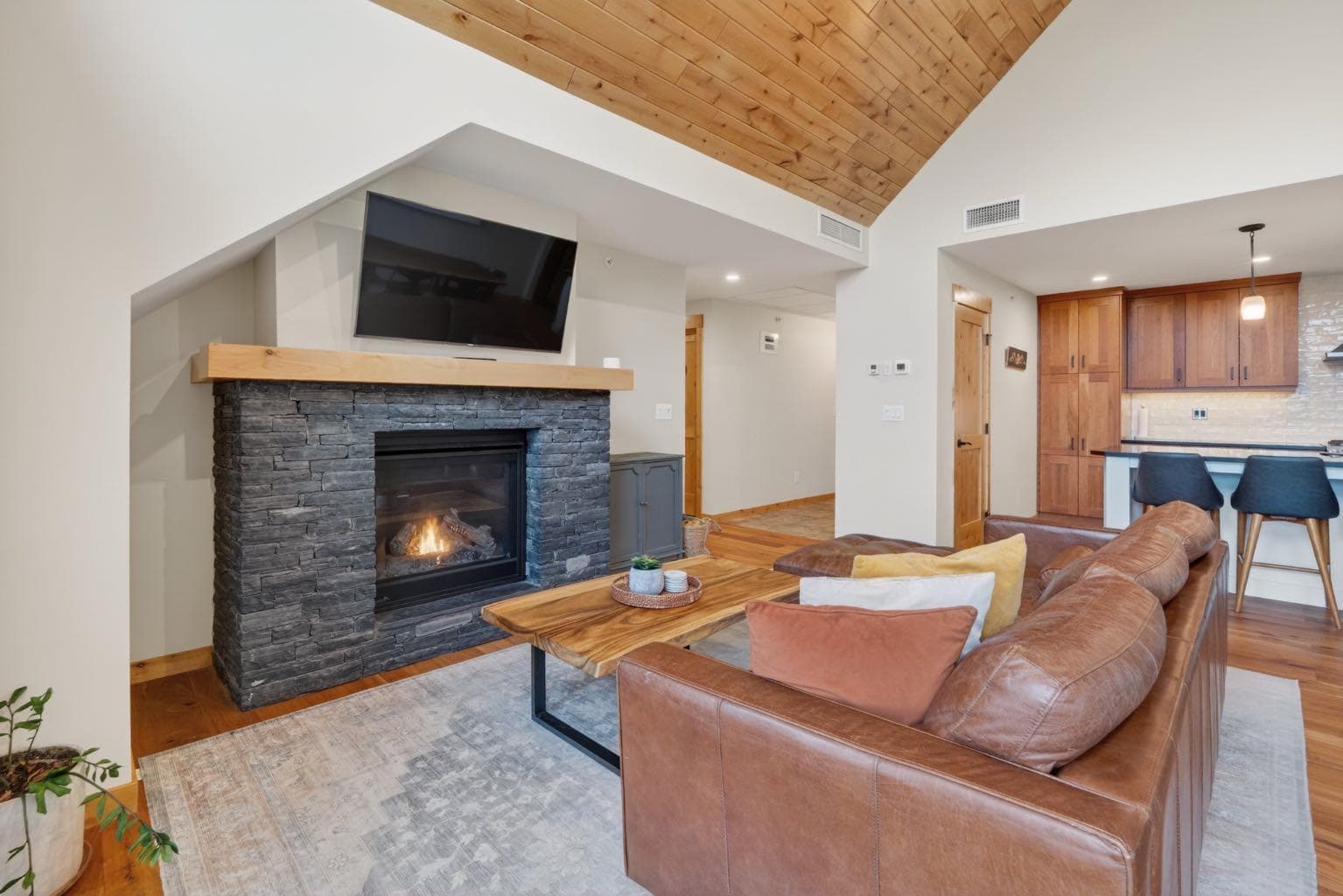 407, 707 Spring Creek Drive  